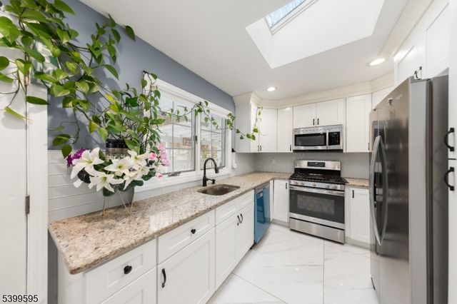 66 Silver Grove Rd, Hardyston Twp., NJ 07460