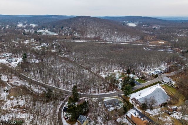 66 Silver Grove Rd, Hardyston Twp., NJ 07460