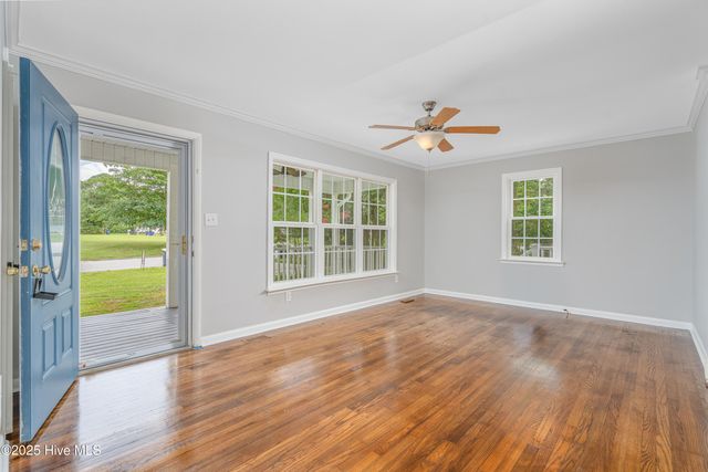 116 Long Acres Drive, Jacksonville, NC 28546