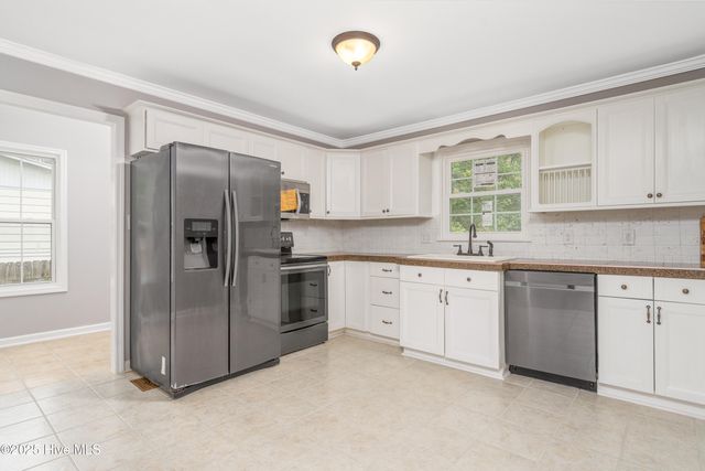 116 Long Acres Drive, Jacksonville, NC 28546
