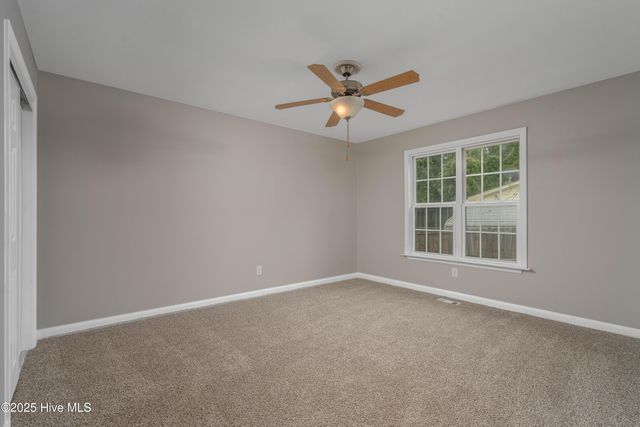 116 Long Acres Drive, Jacksonville, NC 28546