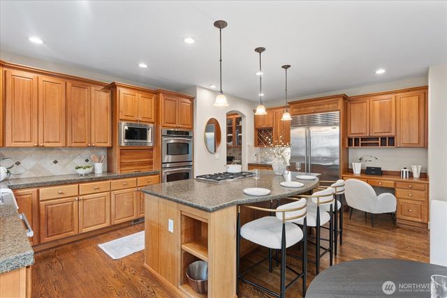 2211 204th Place NE, Sammamish, WA 98074