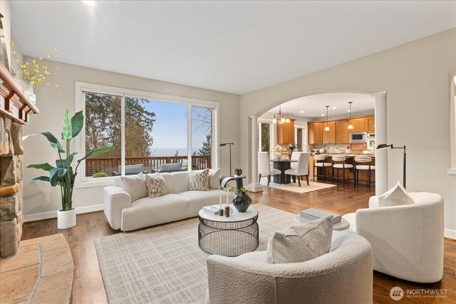 2211 204th Place NE, Sammamish, WA 98074
