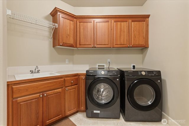2211 204th Place NE, Sammamish, WA 98074
