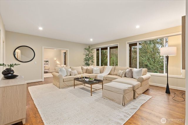 2211 204th Place NE, Sammamish, WA 98074