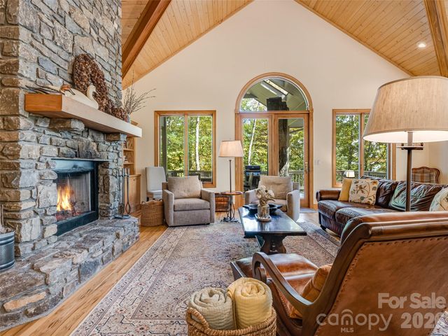 3500 Eagles Nest Road, Waynesville, NC 28786