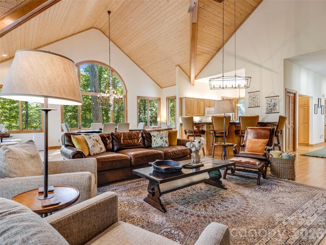 3500 Eagles Nest Road, Waynesville, NC 28786