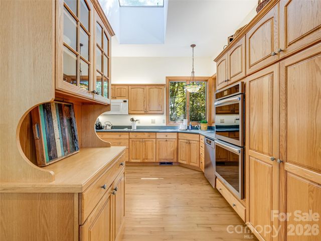 3500 Eagles Nest Road, Waynesville, NC 28786