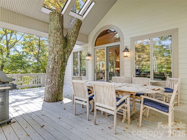 3500 Eagles Nest Road, Waynesville, NC 28786