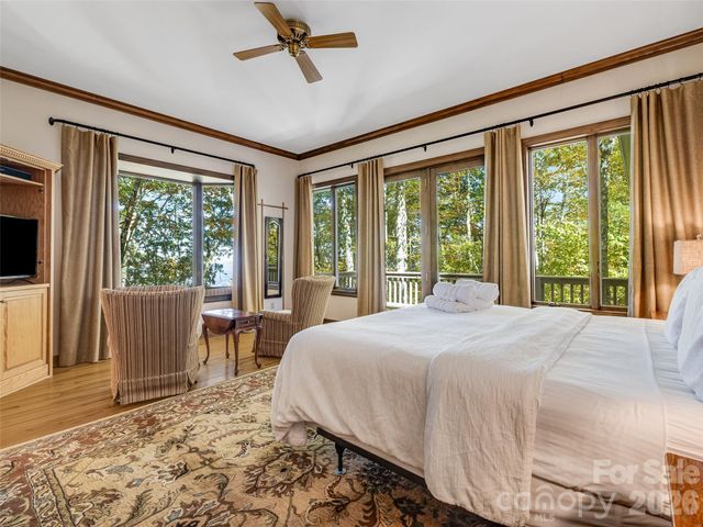 3500 Eagles Nest Road, Waynesville, NC 28786