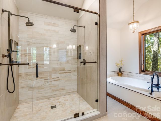 3500 Eagles Nest Road, Waynesville, NC 28786