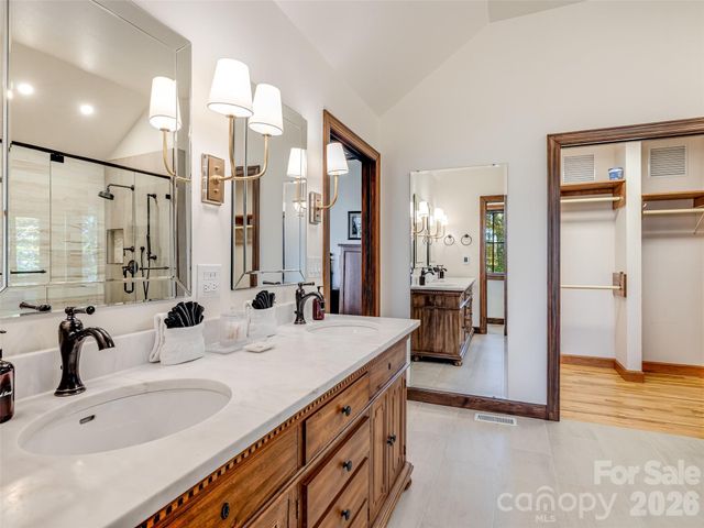 3500 Eagles Nest Road, Waynesville, NC 28786