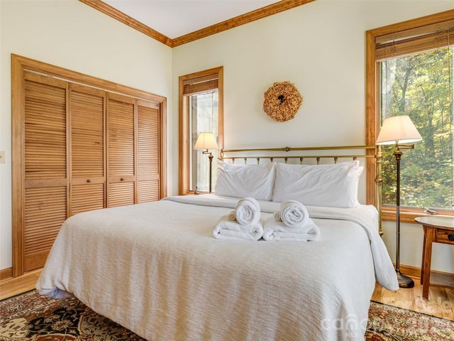 3500 Eagles Nest Road, Waynesville, NC 28786