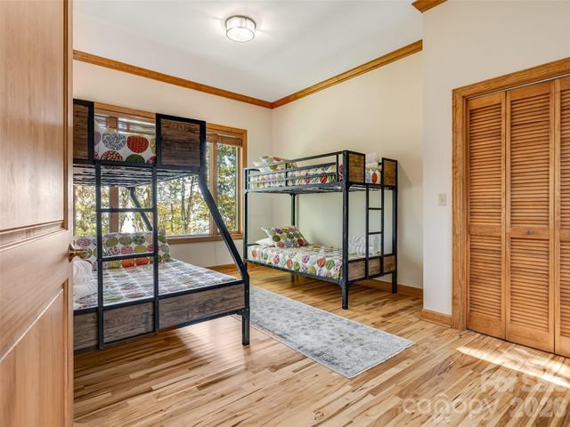 3500 Eagles Nest Road, Waynesville, NC 28786