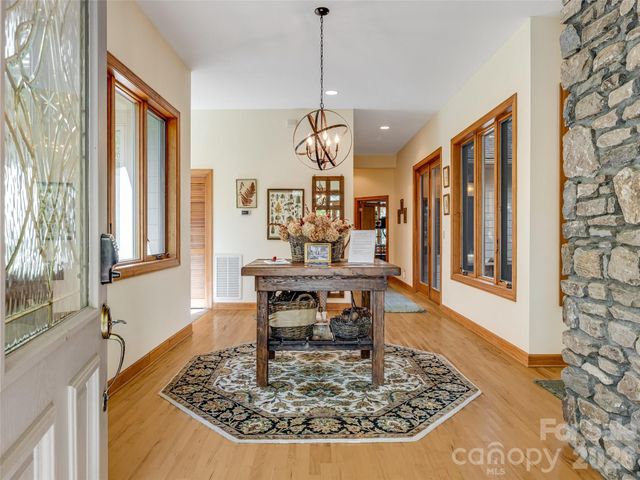 3500 Eagles Nest Road, Waynesville, NC 28786