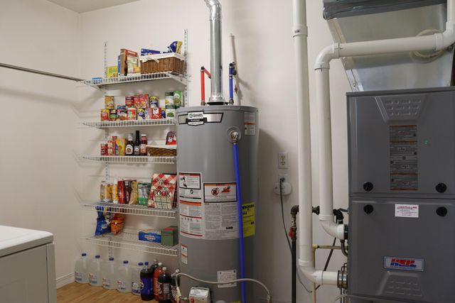 14795 S 1825 Road, Stockton, MO 65785