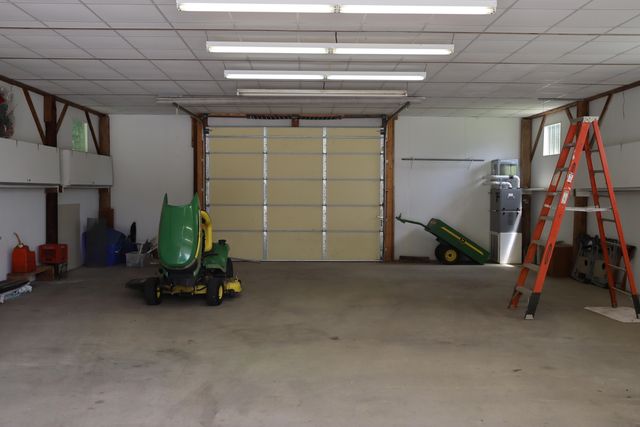 14795 S 1825 Road, Stockton, MO 65785