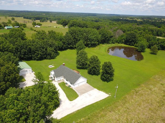 14795 S 1825 Road, Stockton, MO 65785