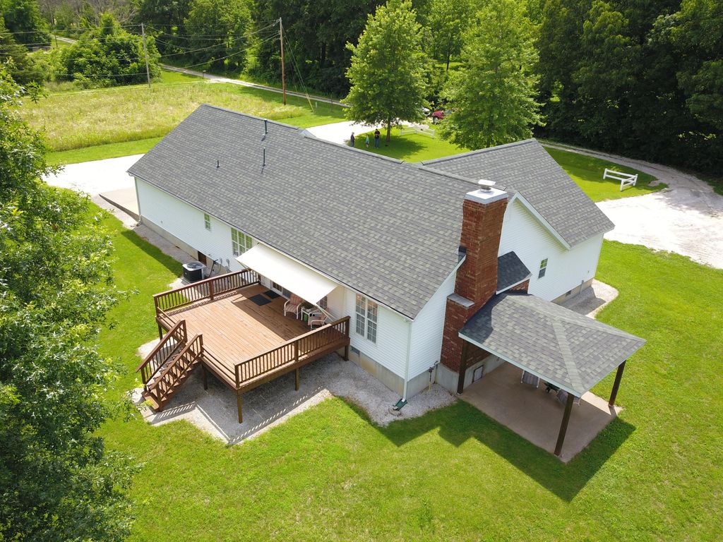 14795 S 1825 Road, Stockton, MO 65785