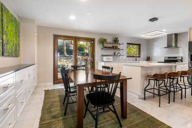 2555 E CHALET RD, Cottonwood Heights, UT 84093