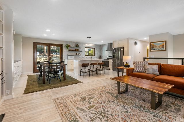 2555 E CHALET RD, Cottonwood Heights, UT 84093