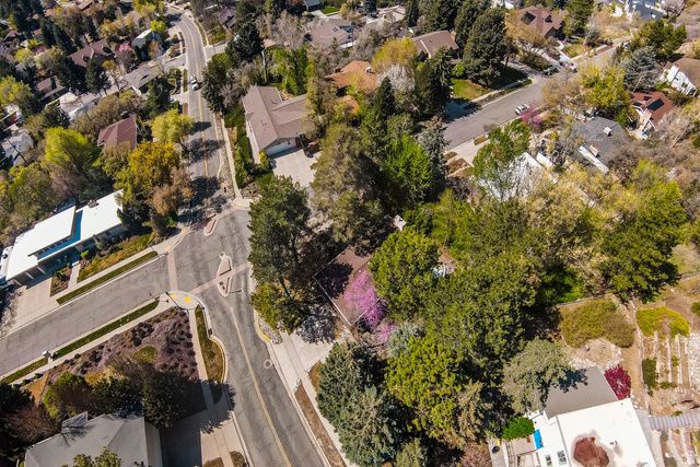 2555 E CHALET RD, Cottonwood Heights, UT 84093