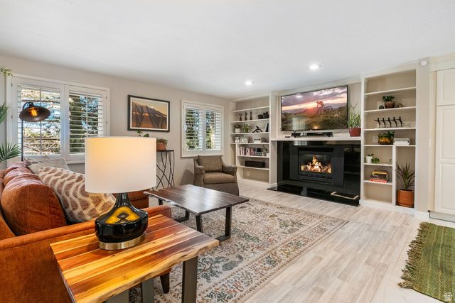 2555 E CHALET RD, Cottonwood Heights, UT 84093