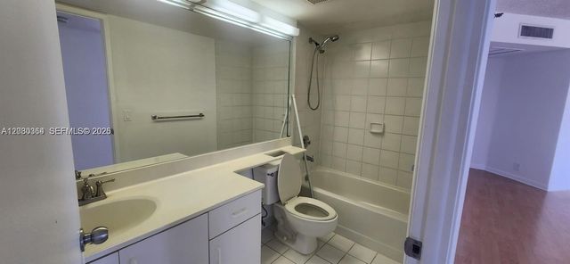 3300 NE 191st St 818, Aventura, FL 33180