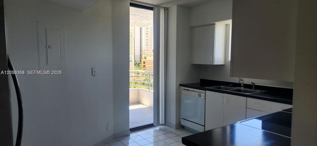 3300 NE 191st St 818, Aventura, FL 33180