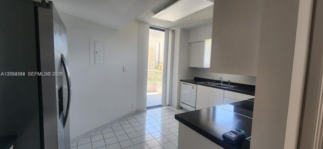 3300 NE 191st St 818, Aventura, FL 33180
