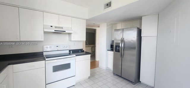 3300 NE 191st St 818, Aventura, FL 33180
