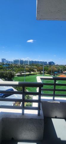 3300 NE 191st St 818, Aventura, FL 33180
