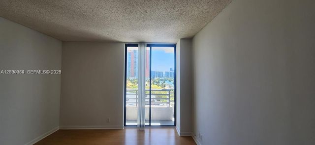 3300 NE 191st St 818, Aventura, FL 33180