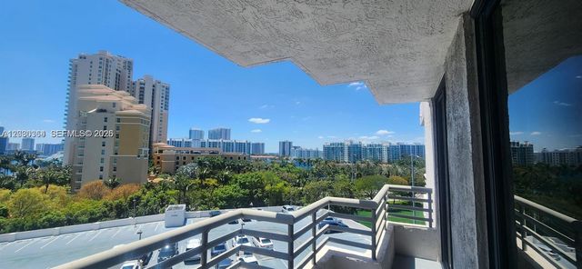 3300 NE 191st St 818, Aventura, FL 33180