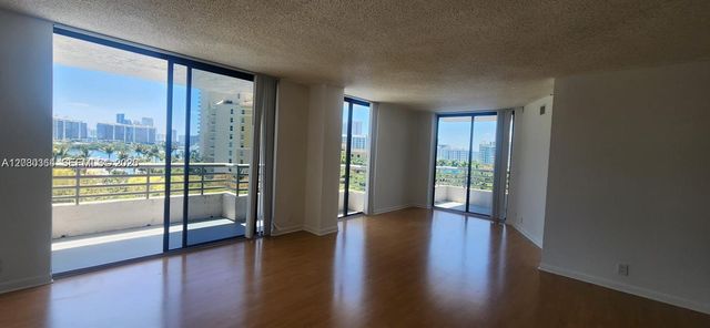 3300 NE 191st St 818, Aventura, FL 33180