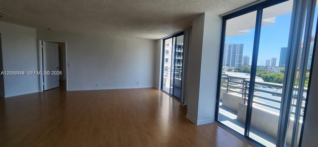 3300 NE 191st St 818, Aventura, FL 33180