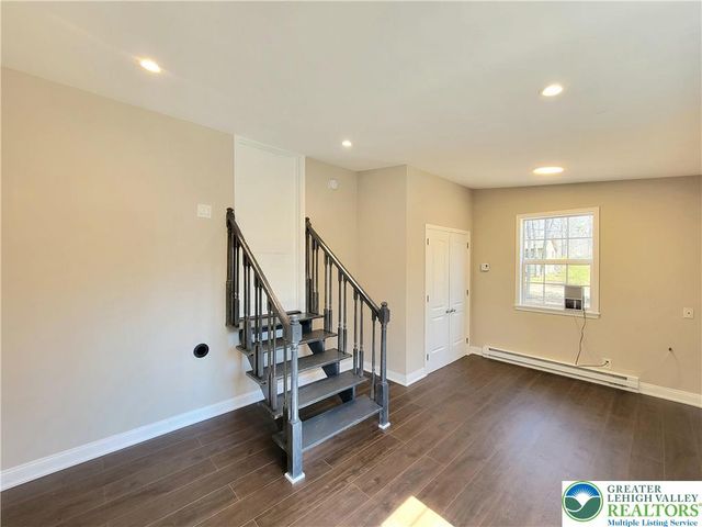 867 UNDERWOOD Road West, Middle Smithfield Twp, PA 18302