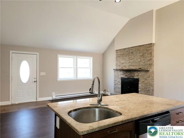 867 UNDERWOOD Road West, Middle Smithfield Twp, PA 18302