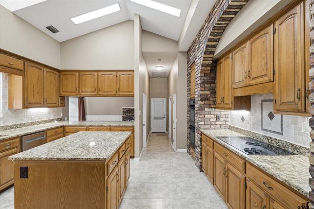 12098 Squirrel RD, Pittsburg, TX 75686