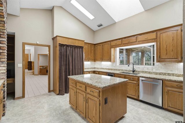 12098 Squirrel RD, Pittsburg, TX 75686