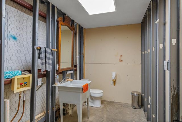 12098 Squirrel RD, Pittsburg, TX 75686