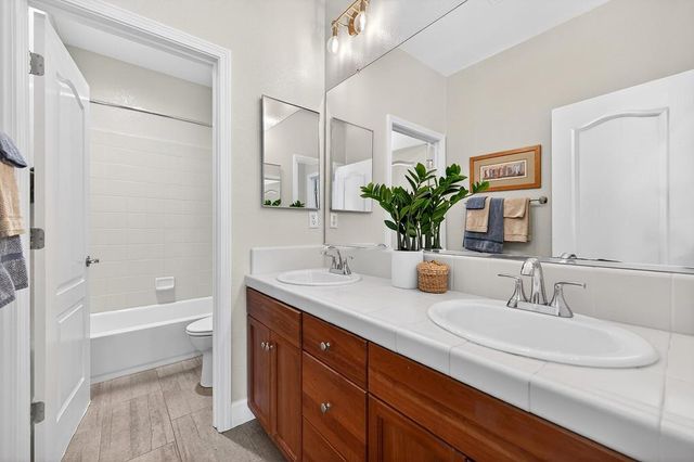 2208 Raintree Ct, Rocklin, CA 95765