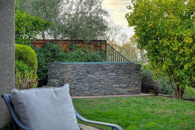 2208 Raintree Ct, Rocklin, CA 95765