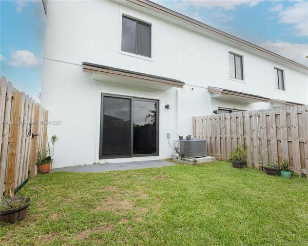 10807 SW 232nd Ter, Homestead, FL 33032