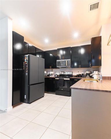 10807 SW 232nd Ter, Homestead, FL 33032