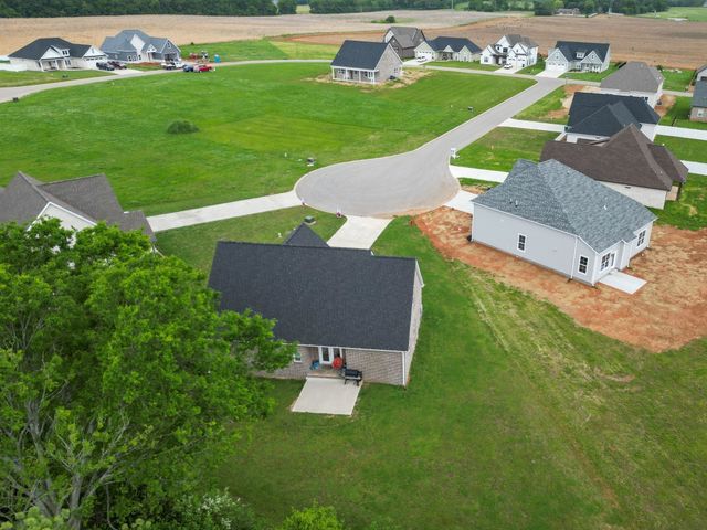 67 Summerset Dr, Winchester, TN 37398