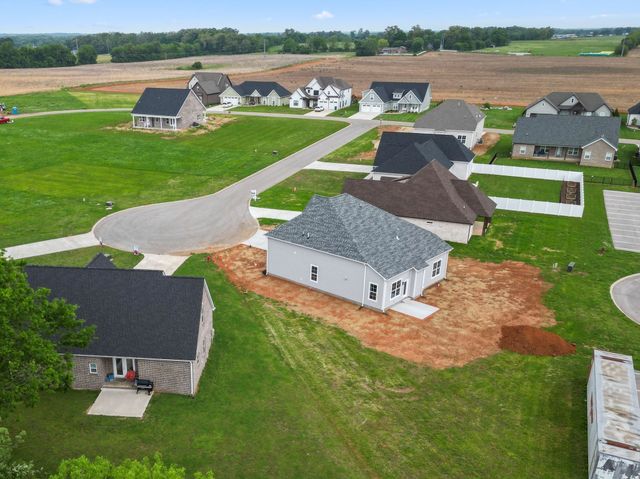 67 Summerset Dr, Winchester, TN 37398