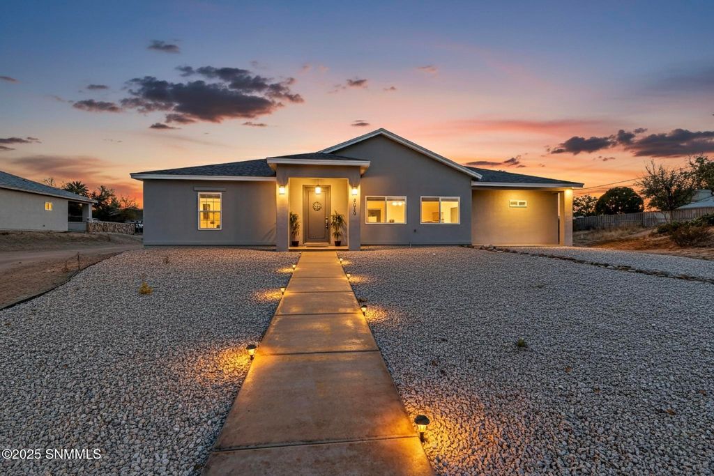 4020 Nemesh Drive, Las Cruces, NM 88005