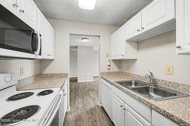 3590 Sable Palm Lane B, Titusville, FL 32780