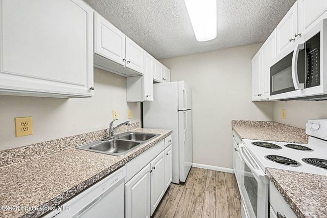 3590 Sable Palm Lane B, Titusville, FL 32780